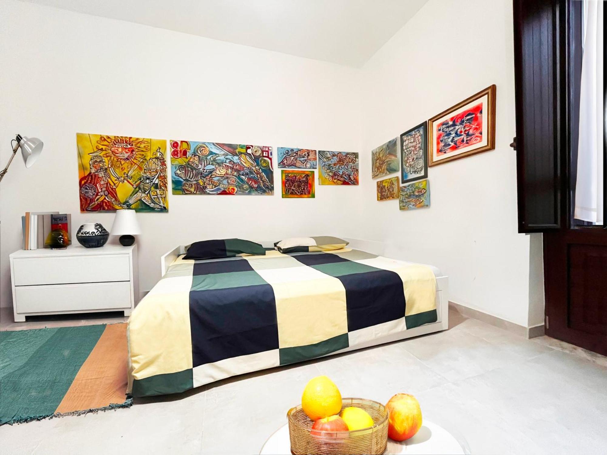Apartment Casa Mariolina, Brand New Refurbished 2 Bed In The Historical Center Syrakus